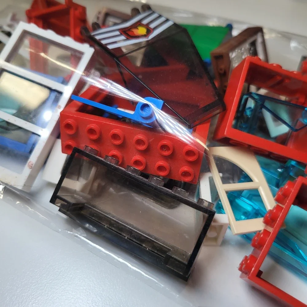 LEGO‎ Bulk Windows Doors Frames Shutters Glass Trans Clear Pieces Blue Red Lot - Picture 4 of 6